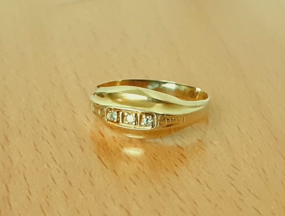 Gold 585 Ring 3 Steine weiß ca. 1,9g