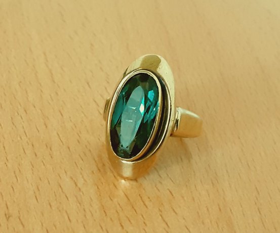 Gold 333 Ring Stein grün ca. 4,19g