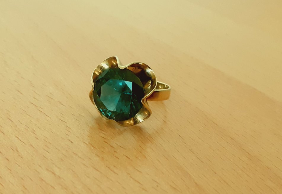 Gold 333 Ring Stein grün ca. 4,24g