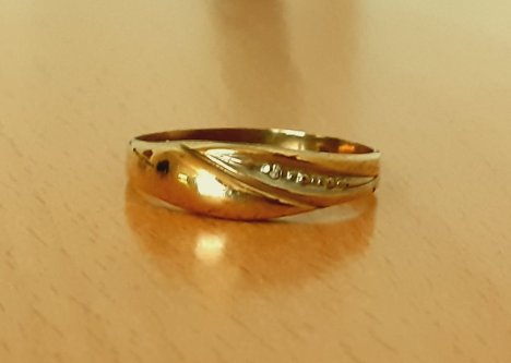 Gold 333 Ring Stein weiß ca. 1,11g