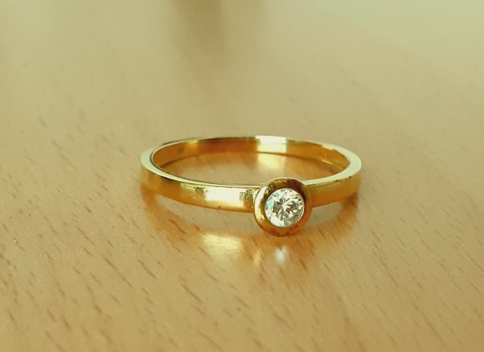 Gold 333 Ring Stein weiß ca. 1,78g