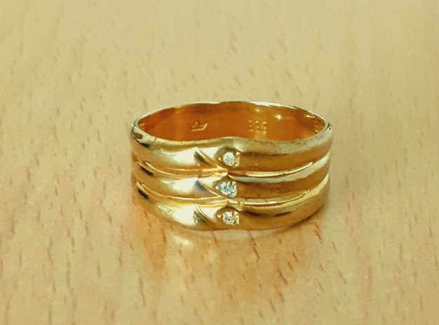 Gold 333 Ring 3 Steine weiß ca. 2,46g